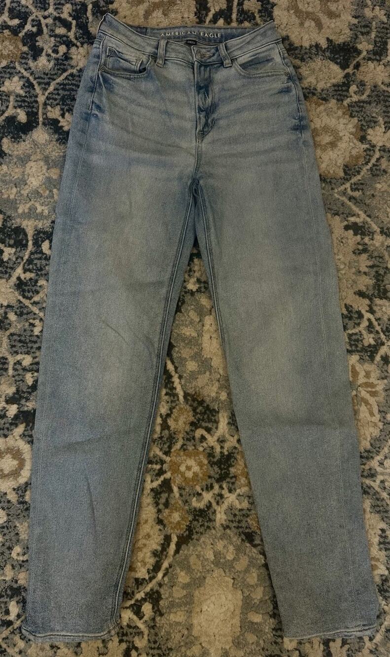 American Eagle Mom Straight Jeans Womens Size 0Long Stretch Light Wash Hi-Rise